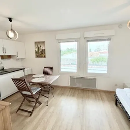 Charming Of 23 M2 In Apartment *